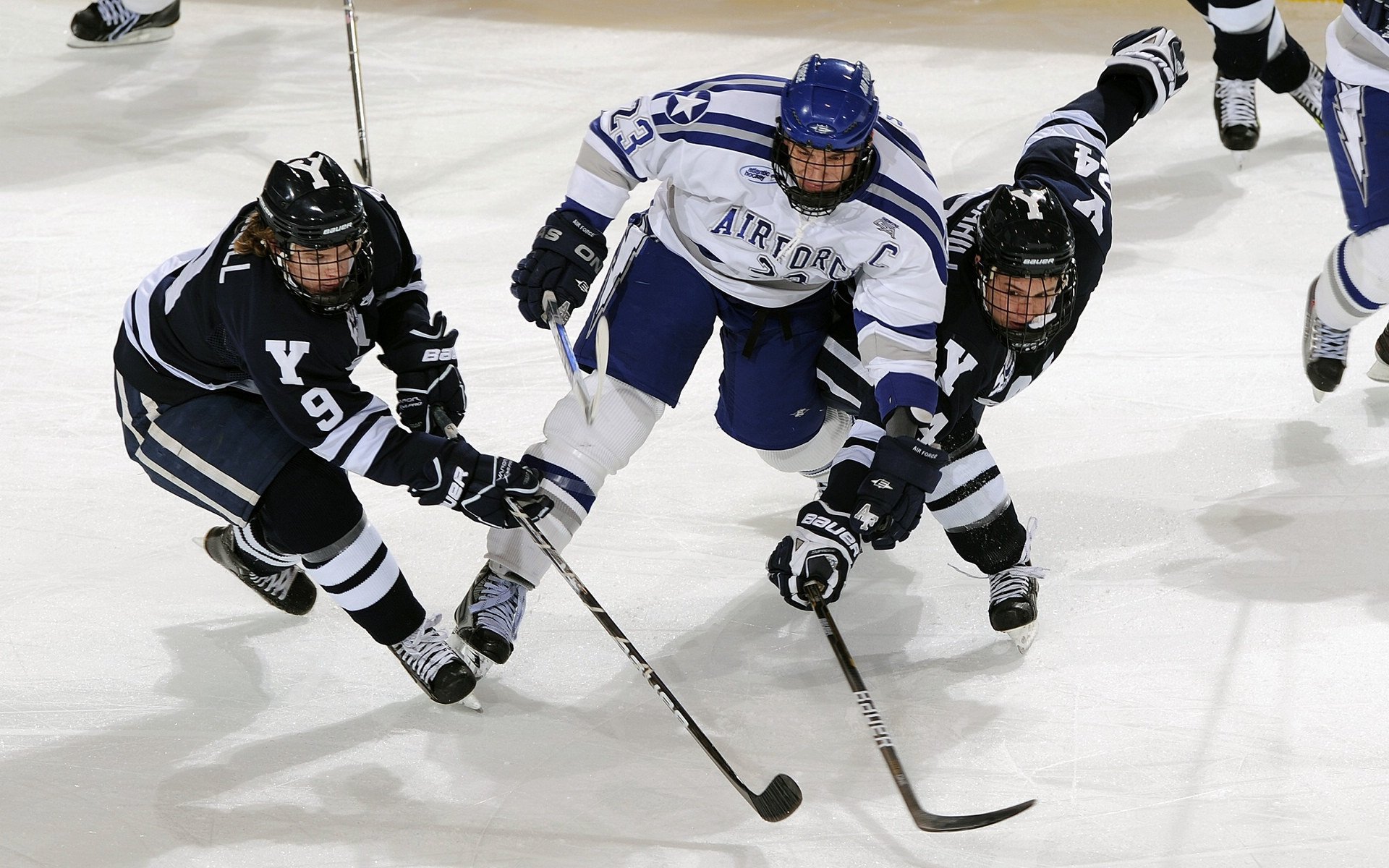 西甲第22轮回顾：巴萨逆转取胜，积分榜尘埃落定，西甲25轮巴萨