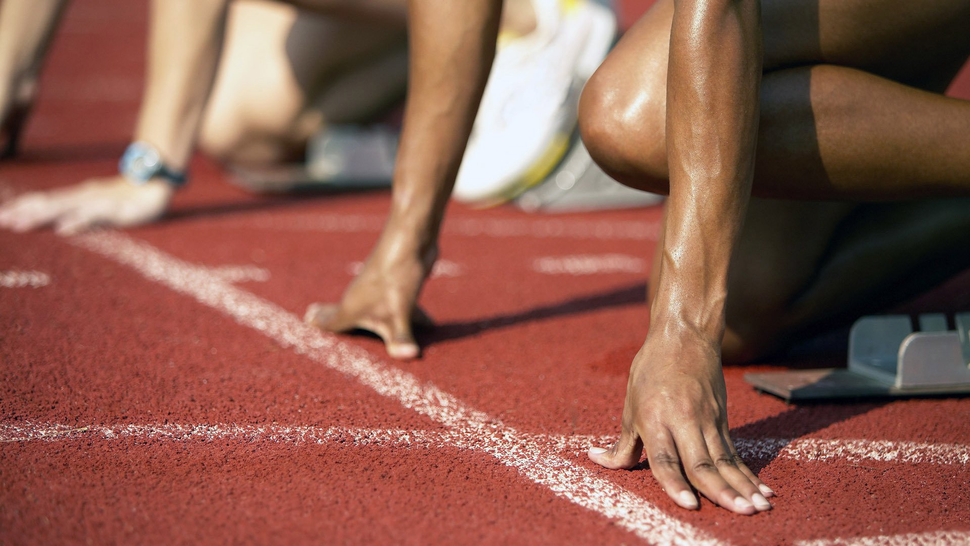 “汤姆·佩顿短距离自由泳再创佳绩，迈向国际舞台”